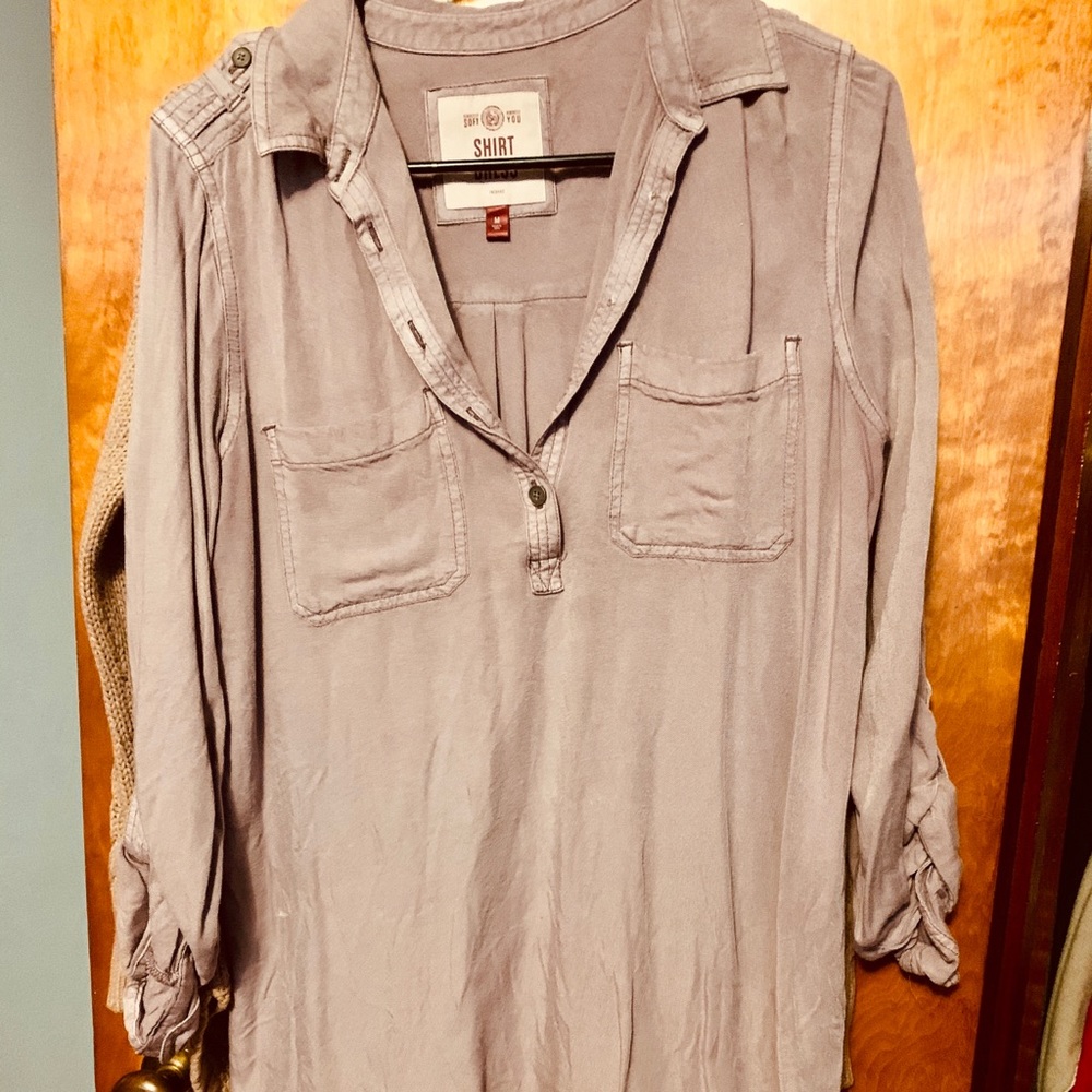 Light purple dress shirt.